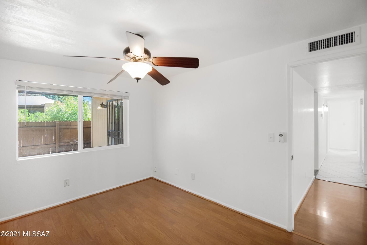 Guest Bed 1 - 1850 N Circulo de la Cienega