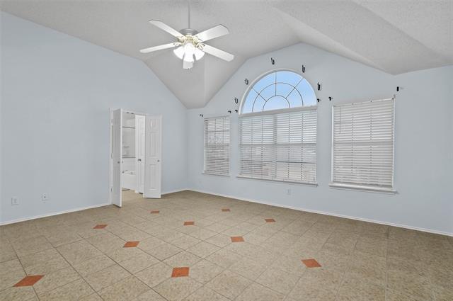 Building Photo - 316 Leameadow Dr