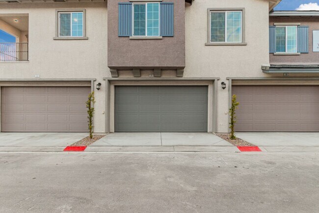 Building Photo - 2023 built townhome