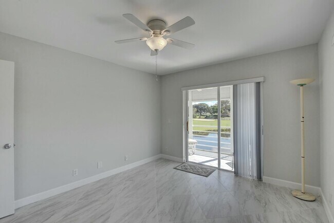 Building Photo - 998 Normandy Trail