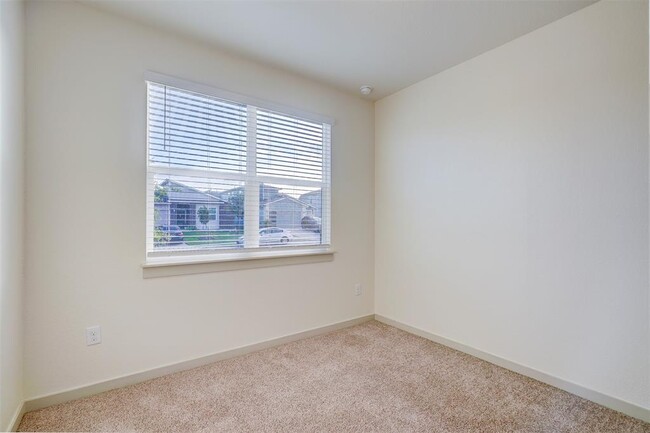 Building Photo - 4613 Tully Dr
