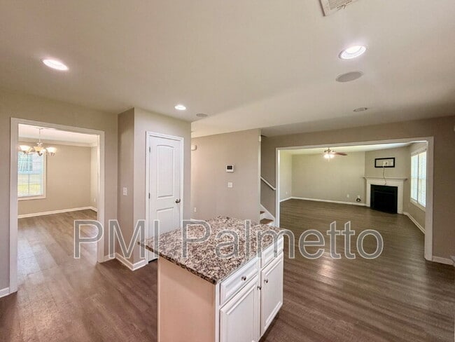 Building Photo - 226 Elsoma Dr