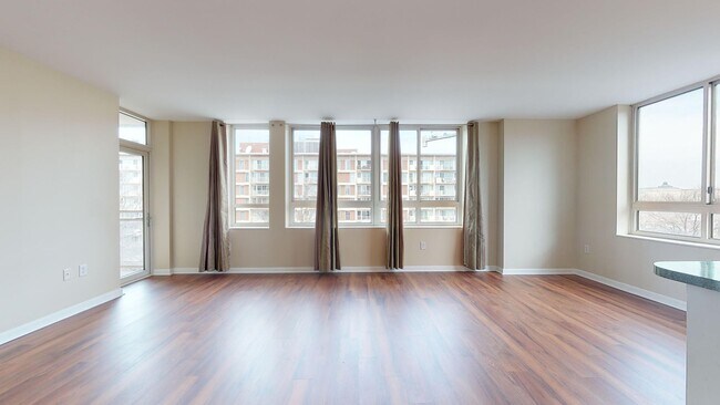 Building Photo - Spacious 1,000 Square Foot Two Bedroom Con...