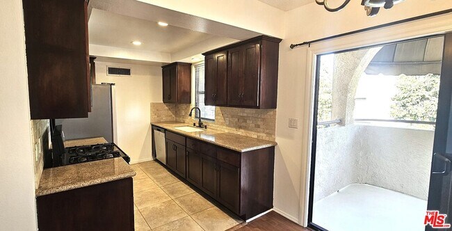 Building Photo - 2349 S Bentley Ave