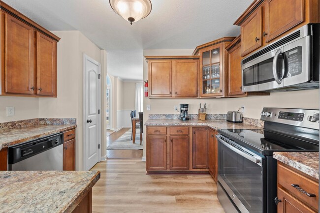 Building Photo - Spacious Living with a Private Primary Retreat!