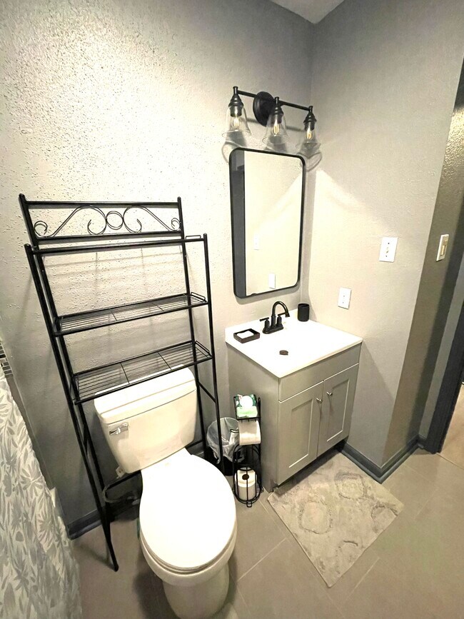 Building Photo - 131 Goldsmith St