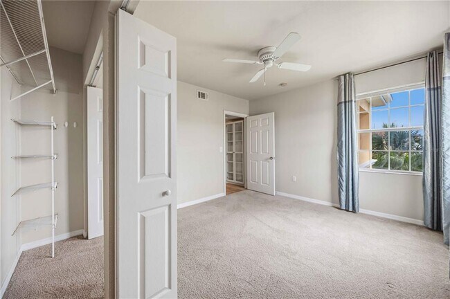 Building Photo - 1025 Villagio Cir