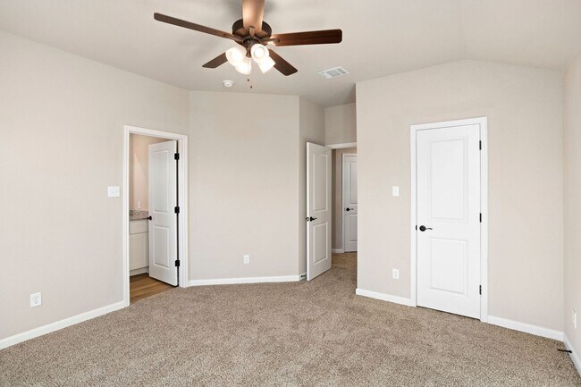 Building Photo - Brand New 3/2.5 Townhome