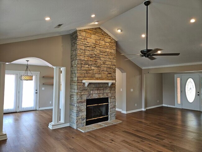 Building Photo - 350 Swindall Cir
