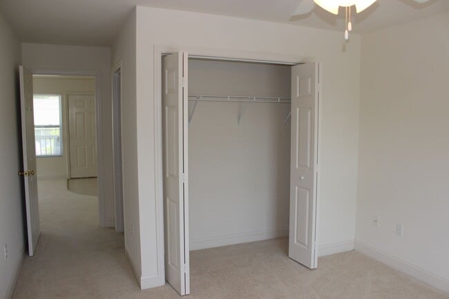 Building Photo - 1913 Tabor Village Dr