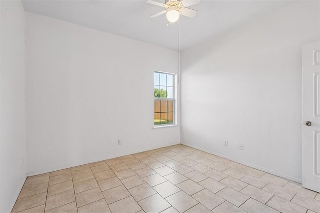 Building Photo - 1021 Shady Creek Cir