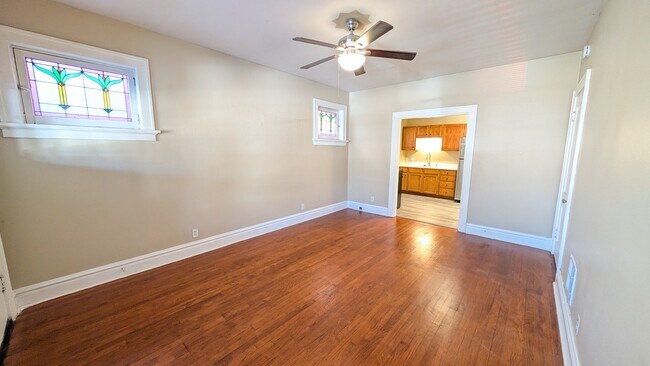 Building Photo - 5042 Mardel Ave