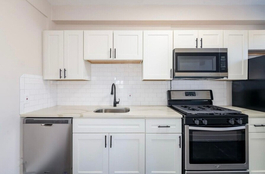 Building Photo - 5616 Pershing Ave