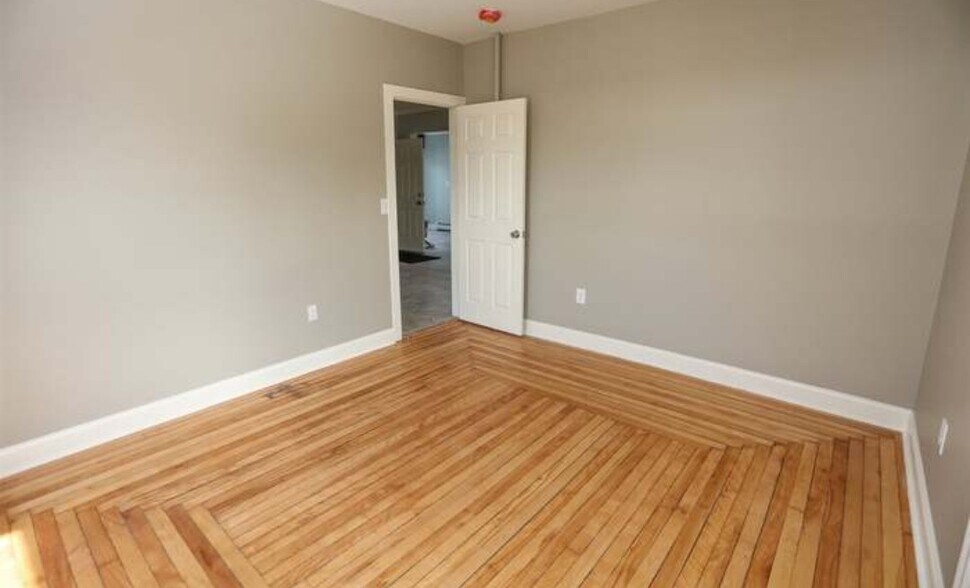 Building Photo - 1142 Cilley Rd