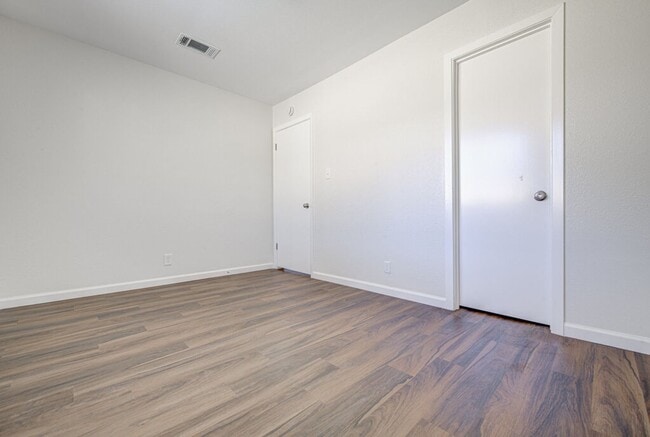 Building Photo - 1306 Bonnie Brae St