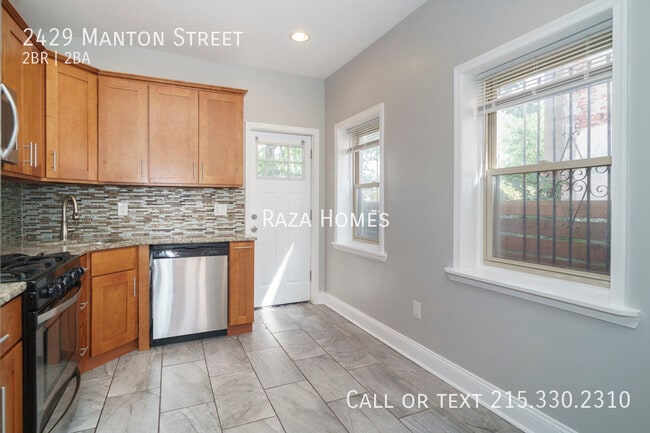 Building Photo - 2429 Manton St