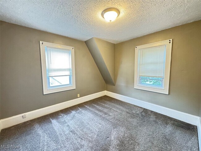 Building Photo - 159 Walnut Terrace