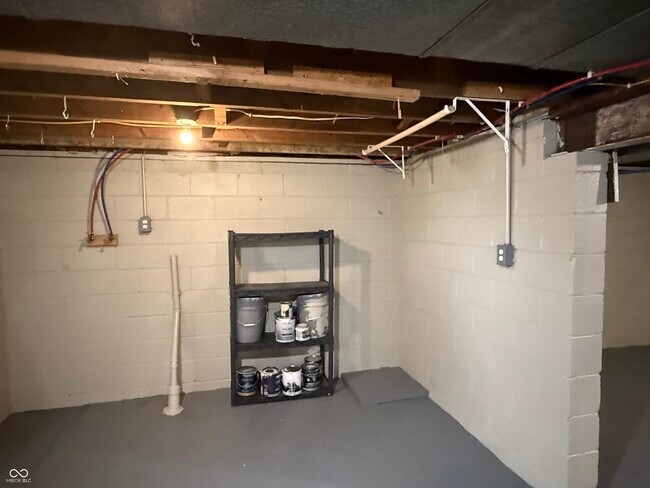 Building Photo - 4801 Farrington Ave