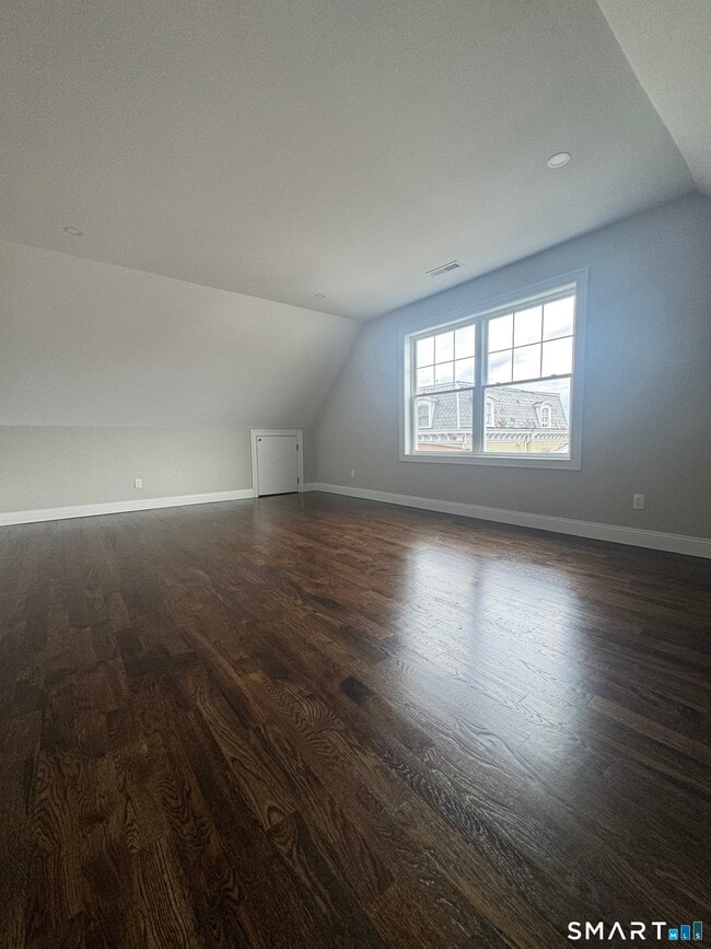 Building Photo - 281 Harriet St