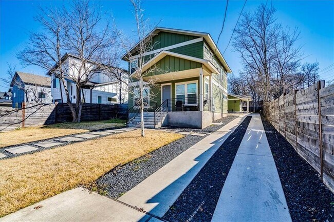Building Photo - 1203 Cometa St