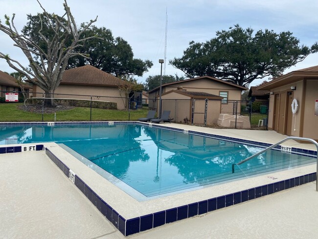 Building Photo - Winter Garden 2 Bedroom 2 Bath home