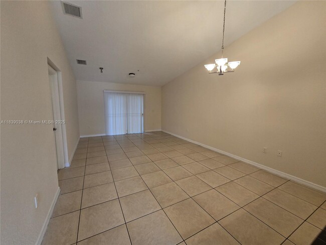 Building Photo - 3906 SW 48th Ave