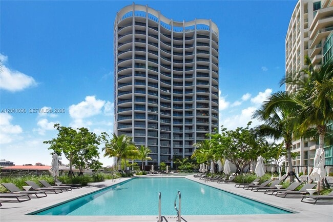 Building Photo - 2831 S Bayshore Dr