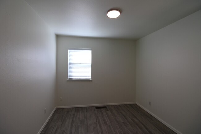 Building Photo - 59 Shirley Ln