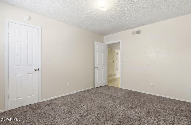 Building Photo - 3329 Old Spanish Trail