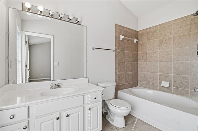 Building Photo - 1344 Thornborough Dr