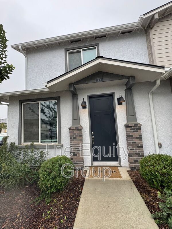 Primary Photo - 410 S Summit St