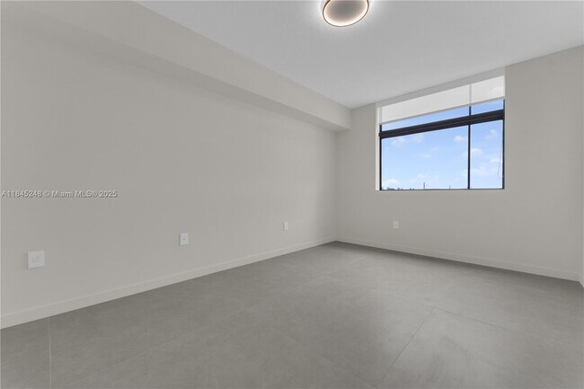 Building Photo - 140 S Dixie Hwy
