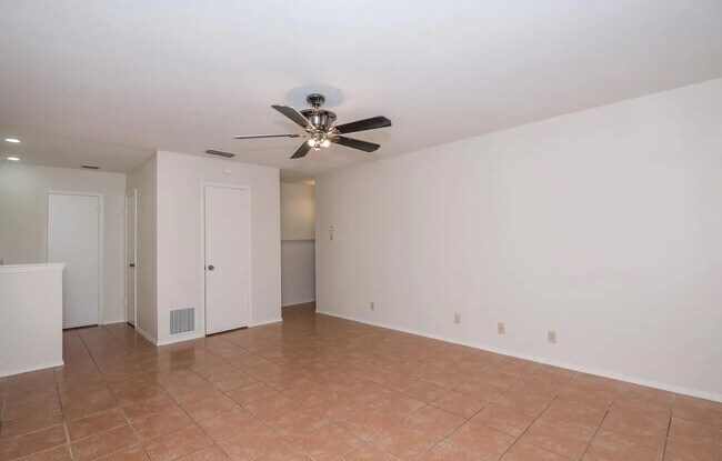 Building Photo - 4800 Gretna Green Ln