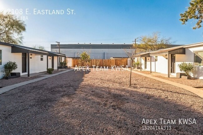 Building Photo - 2108 E Eastland St