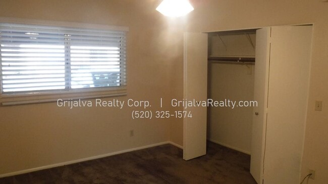 Building Photo - Cute 2 Bedroom, 2 Bath Townhome  (Speedway...