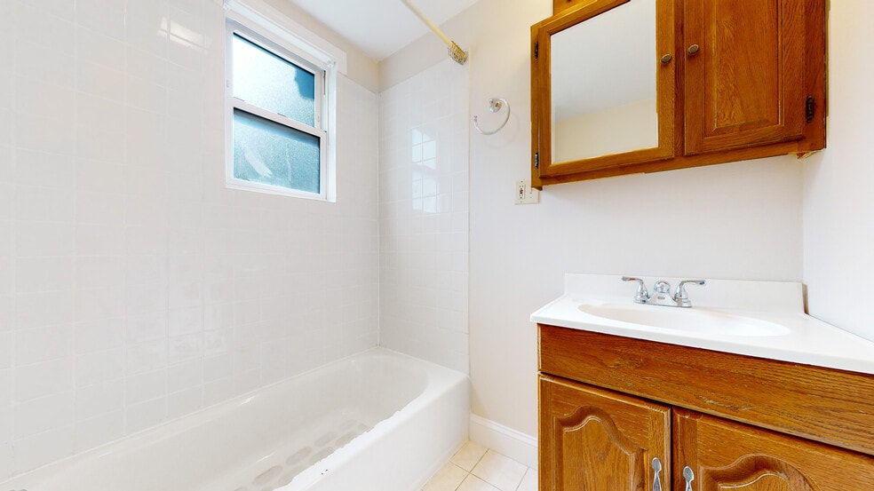 Building Photo - 45 Pratt St