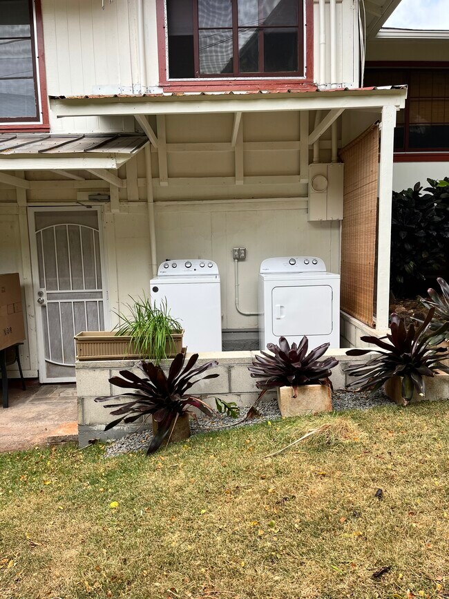Washer / Dryer - 99-1053 Halawa Heights Rd