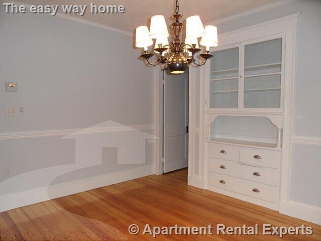 Building Photo - Medford/Tufts 2+ Bedroom - Dishwasher - La...