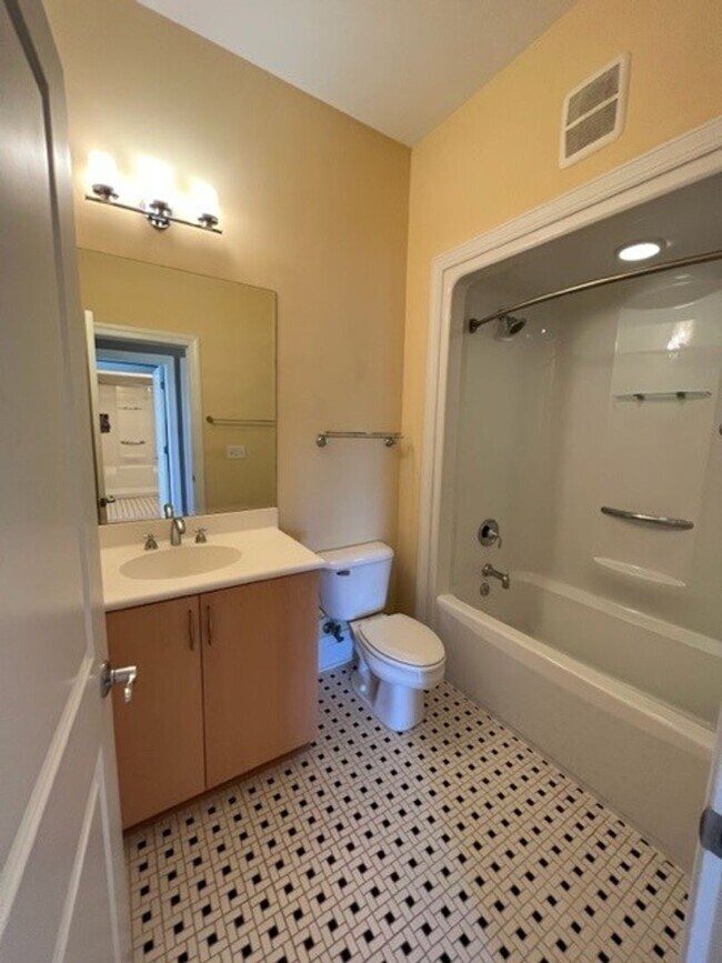 Building Photo - 2BR/2FULL BATH! Down Town Wilmington ''The Weldon'', an art deco Brooklyn Arts district.