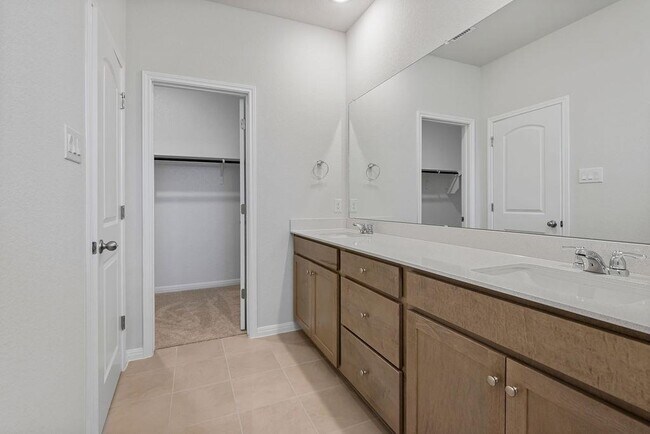 Building Photo - 104 Woodrow Ln