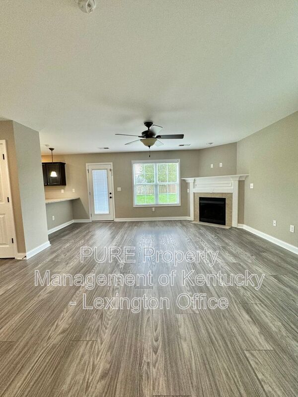 Building Photo - 2056 Drummond Dr