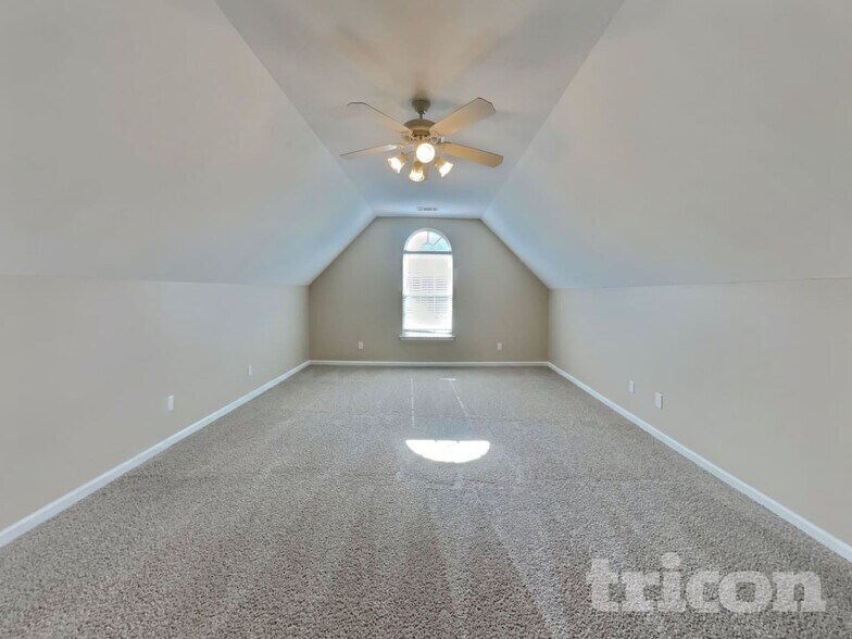 Building Photo - 1889 Olive Cir