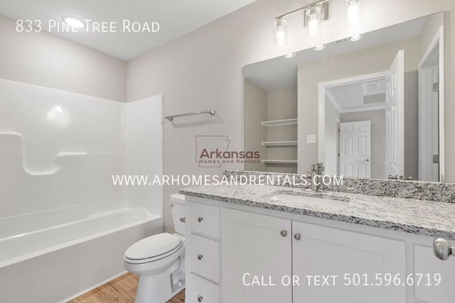 Building Photo - 833 Pine Tree Rd