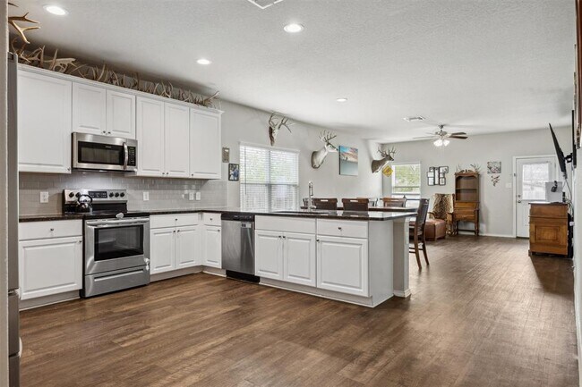 Primary Photo - 1413 Coffee Tree Dr