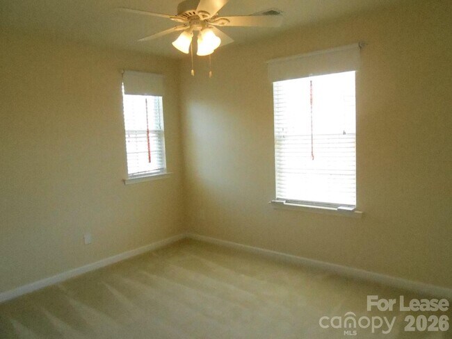 Building Photo - 115 Leyton Loop