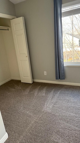 Building Photo - 365 E 760 N