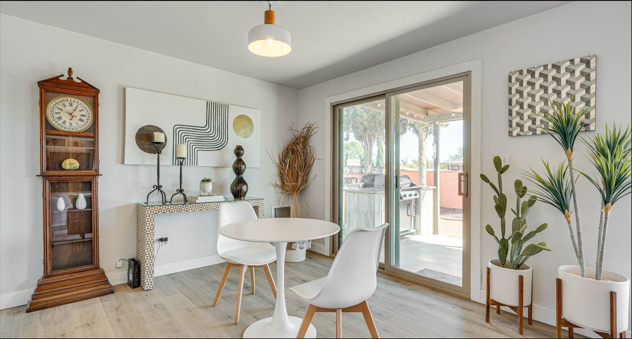 Breakfast Nook - 2217 S Oak Park Dr