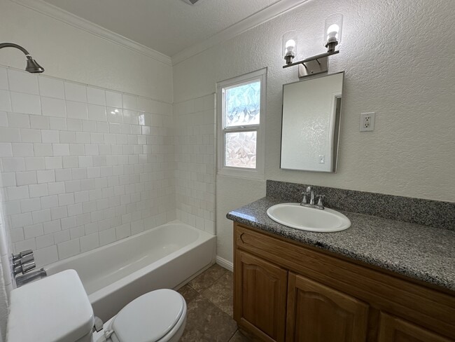 Building Photo - 13082 14th St