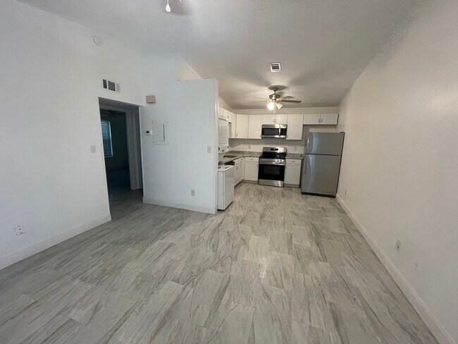Building Photo - 6832 Tiki Ln