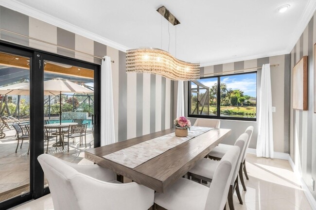 Building Photo - 3250 Lakeview Blvd